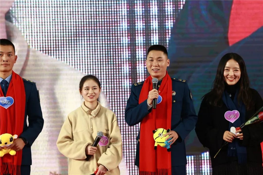 缘来不晚走进东部战区空军百名女青年邂逅兵雪奇缘