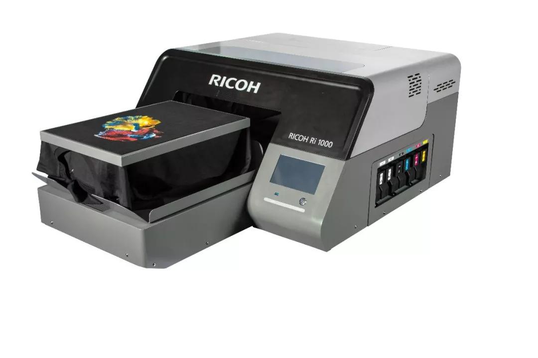 ricoh ri 100乐禔数码直喷印花机:随时随地,人人会玩乐褆外形小巧
