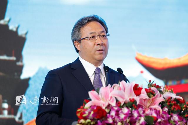 王昊在简要介绍了宿迁项王故里,中国酒都,水韵名城"三张名片"后说