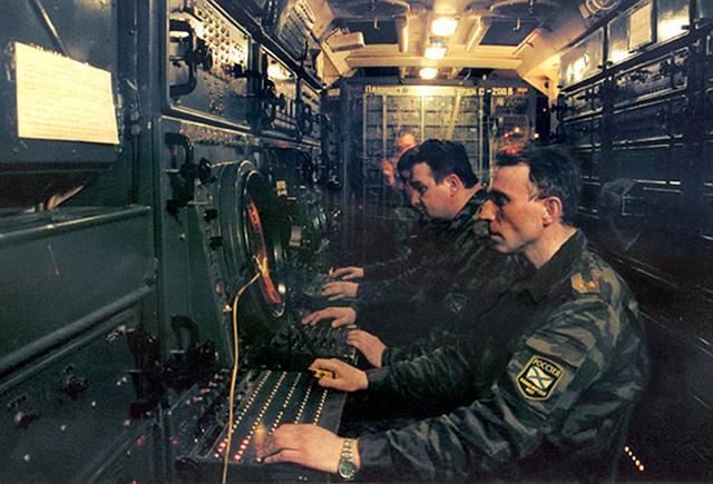 和w君抬杠,还嫩点!今天给大家讲讲火控雷达到底怎么工作的