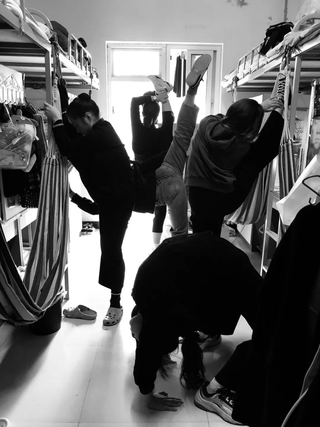 再度霸屏当舞林高手打卡花样查寝网友美呆了