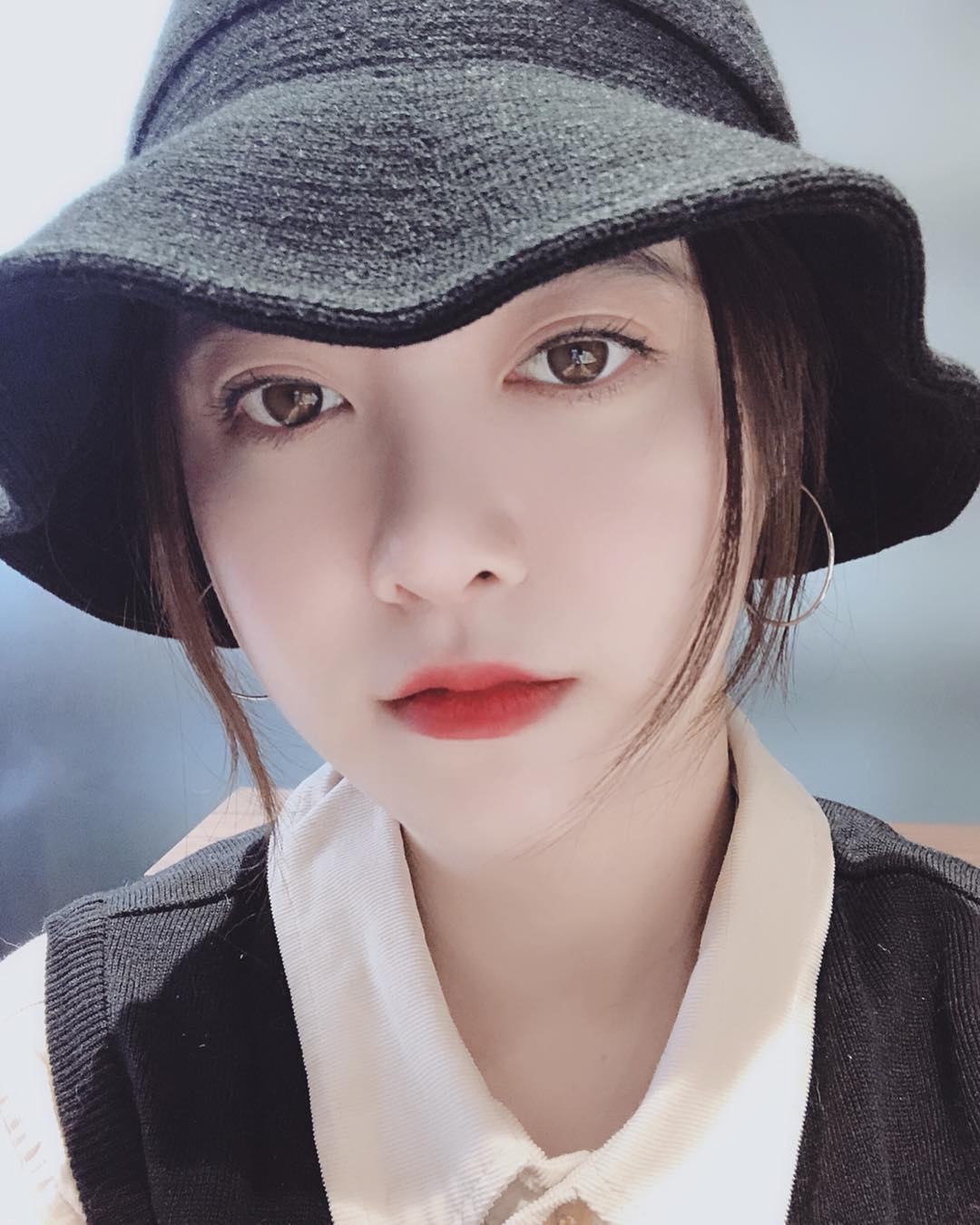 她竟然这么有料!具惠善晒自拍 穿深v裙秀丰满身材