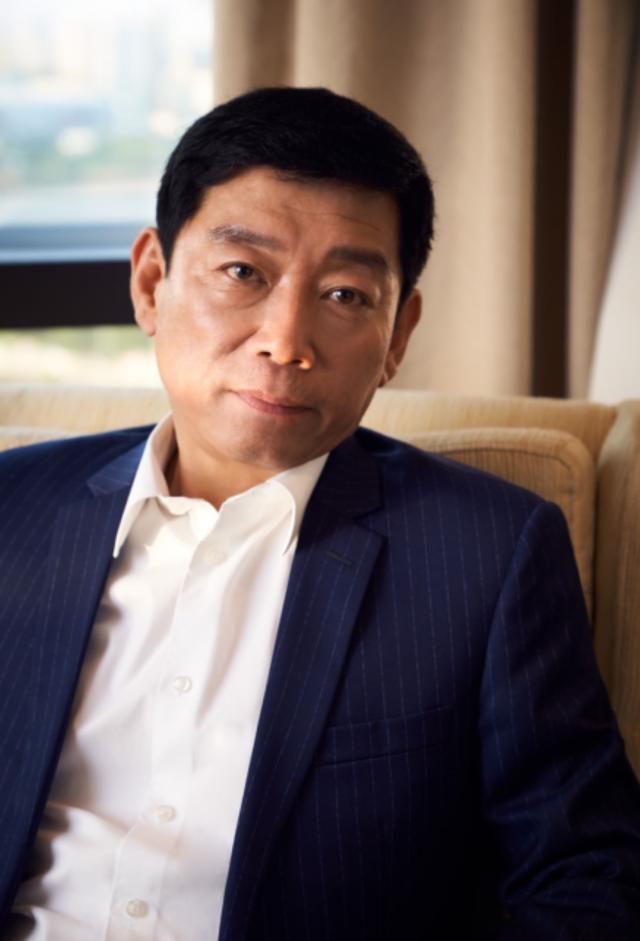 为中国豪华品牌一掷千金为何说魏建军是一个踏实的激进派