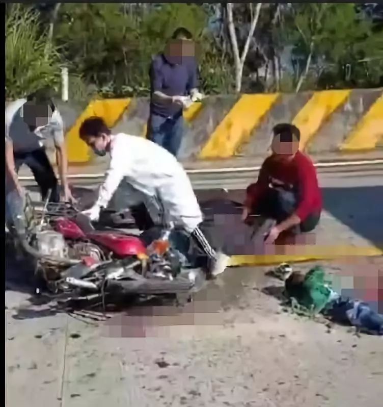 小孩遭大貨車碾壓殞命潮汕某路段發生車禍