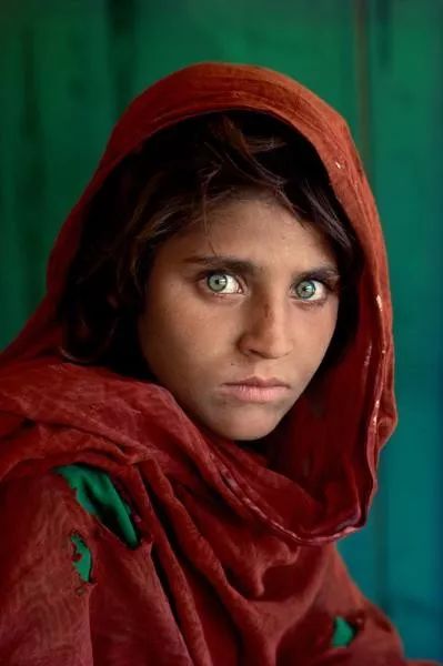 阿富汗女孩四十多年来 steve mccurry 一直是当代摄影界最受尊敬的