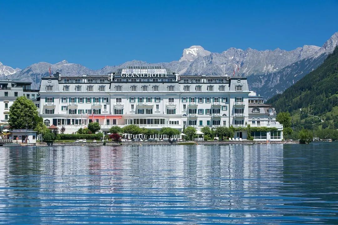 滨湖采尔-卡普伦的"火热"冬季,风景最美的滨湖采尔大酒店欢迎您