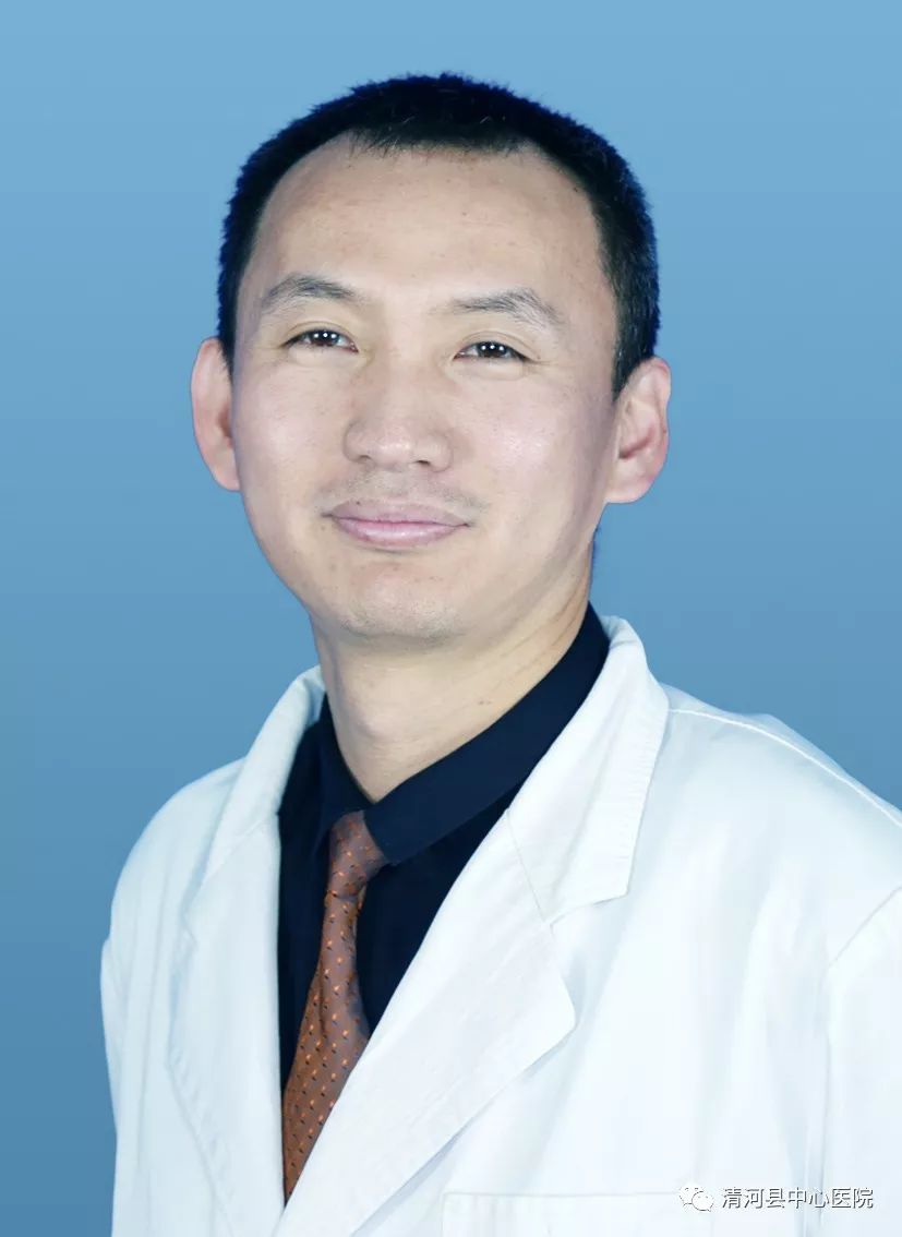 4岁男孩鼻子里竟长出一颗牙.