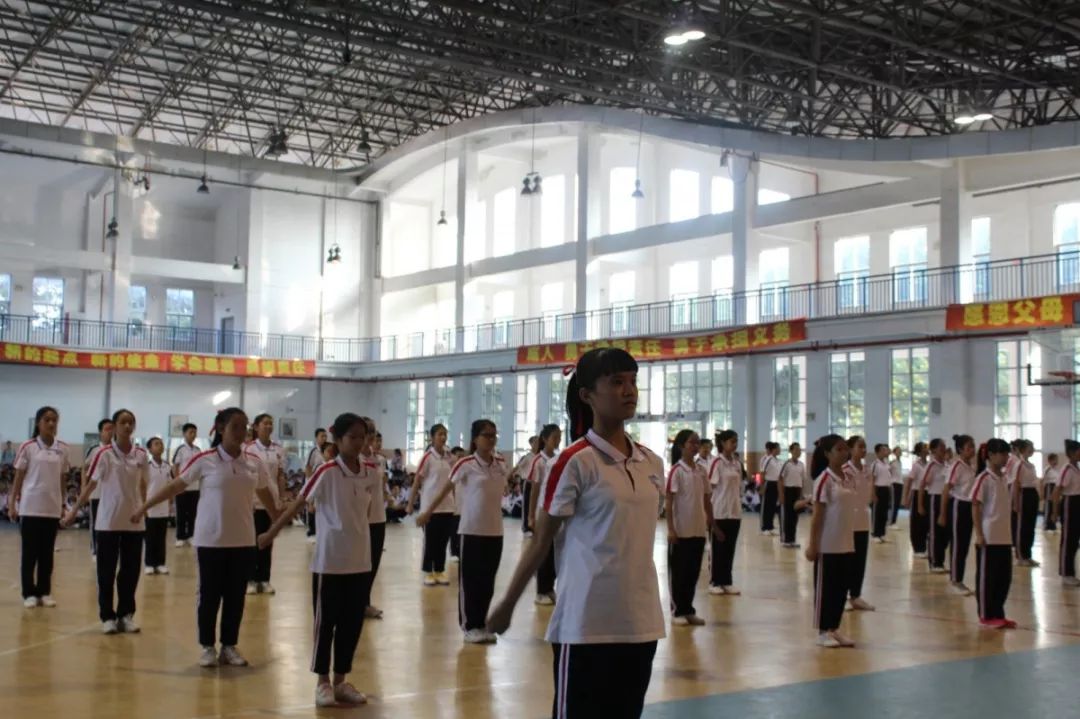 激情飛揚展示風采漳州立人學校七年級廣播操比賽圓滿成功