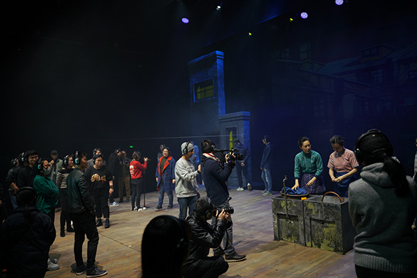 三代上海话剧人创作的海派  经典话剧《上海屋檐下》将再度上演