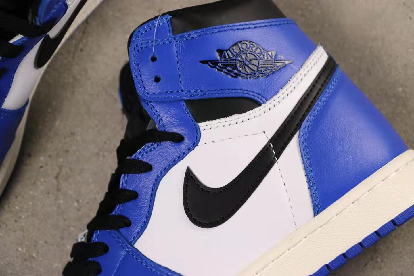 超高人气鞋款,aj1小闪电,上脚也是帅气逼人!货号:555088-403