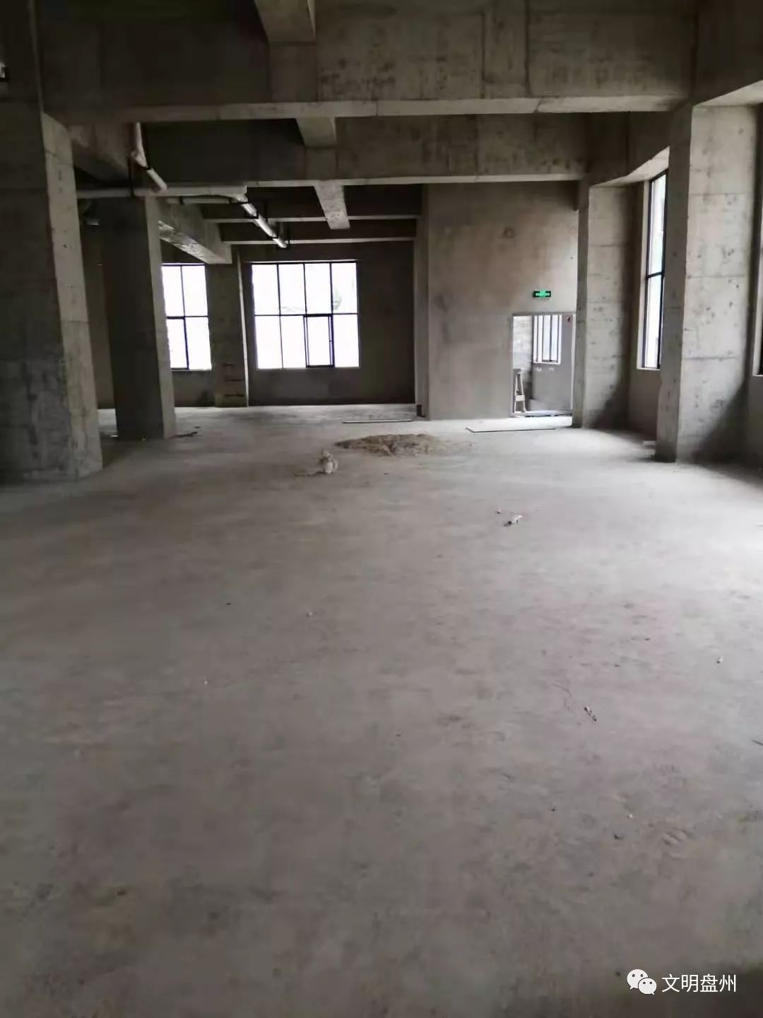 01 黄金地段二楼783平方商场整体出租 红果三圆盘附近楼盘二楼783平方