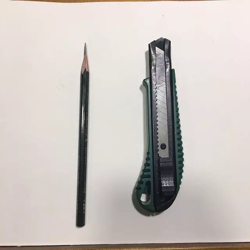 艺考优选美术艺考生零基础学习素描几何体第一课素描工具介绍和正确