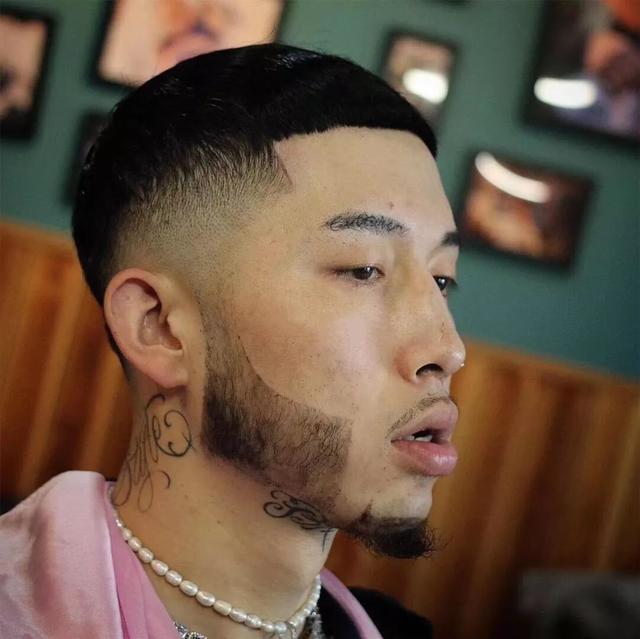 秋冬发型丨一个月至少去一次barbershop,是月光潮男最后的倔强