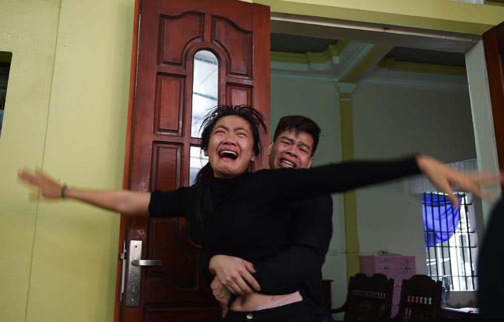 11月27日报道,今天,在这个东南亚国家,人们悲痛哭泣,场面令人唏嘘