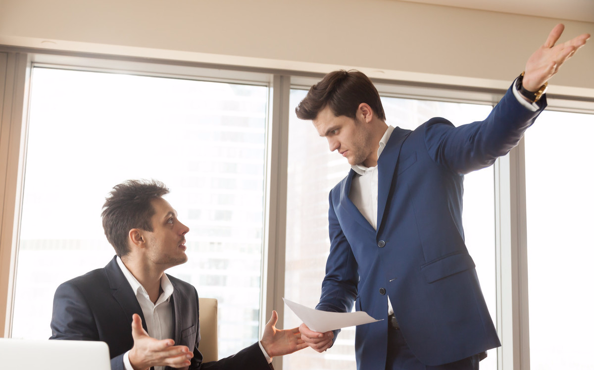 领导不信任你的三个迹象,看出了赶紧改,别瞎努力