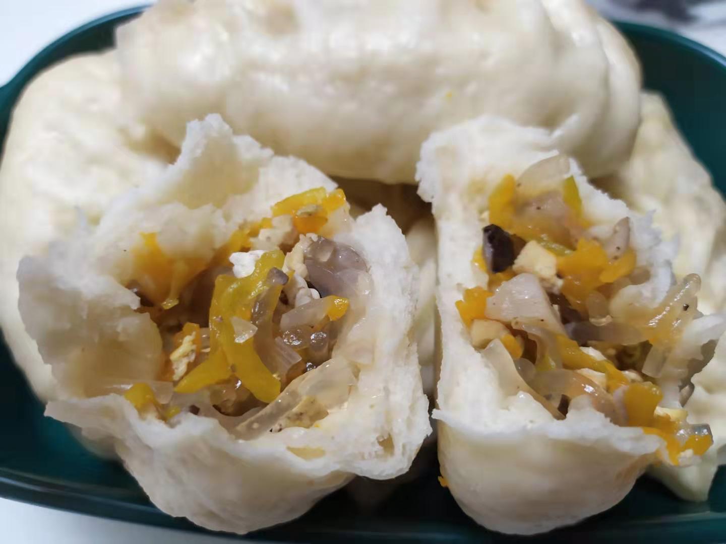 原创具有农家风味的豆腐南瓜馅素包子