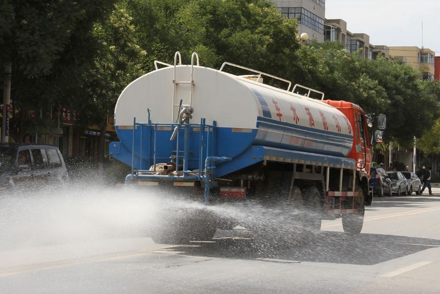 洒水 来自搜狐网