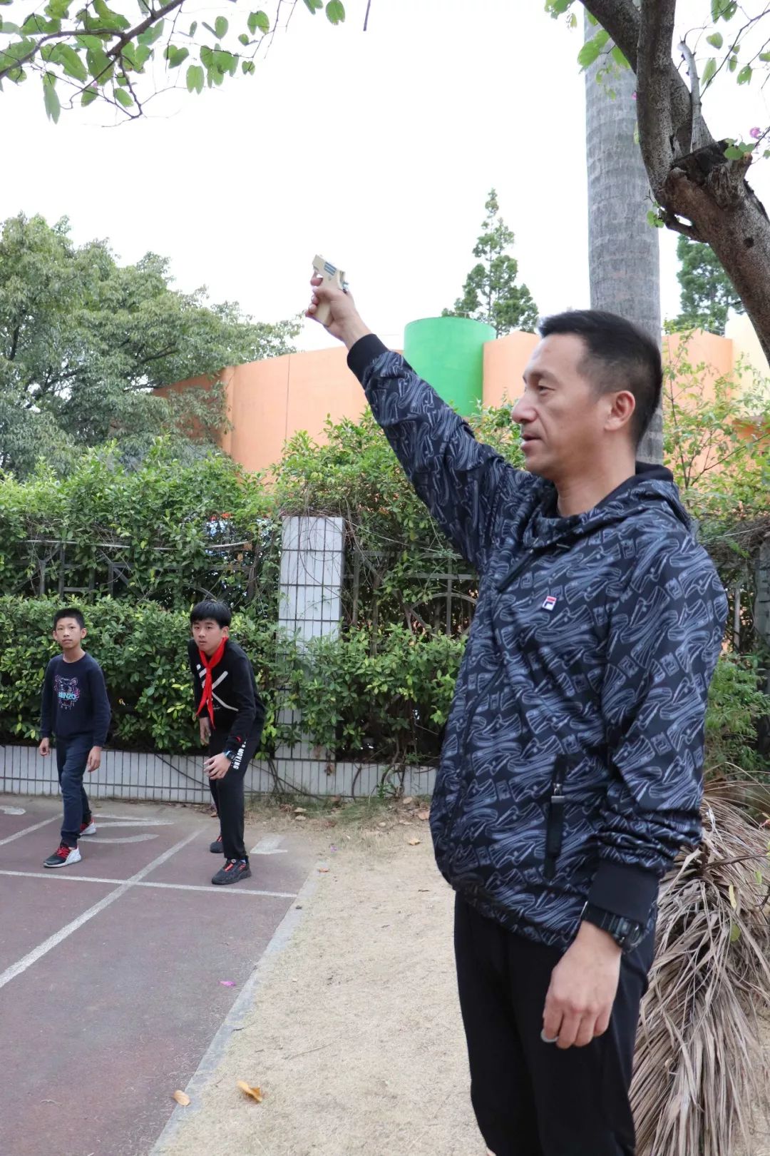 不忘运动健身牢记兴体强国福州市乌山小学第四十二届田径运动会隆重