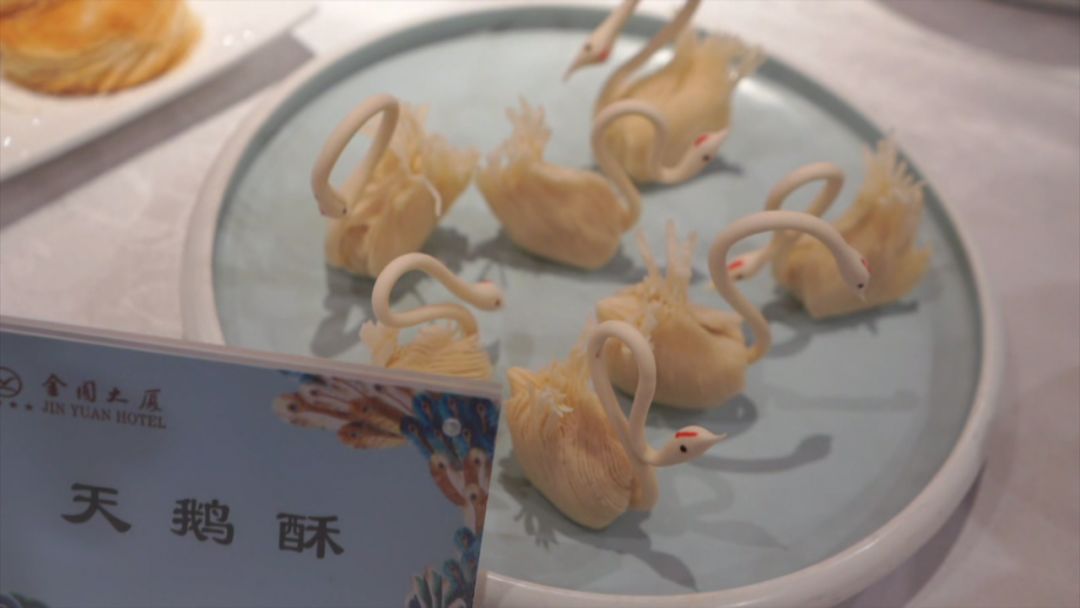 视觉与味觉的双重盛宴!河北这道孔雀迎宾宴,看饿了~_崇礼