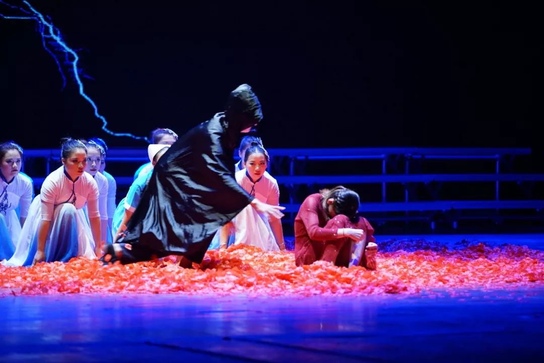 医患舞蹈情景剧希望点亮新生亮相南宁剧场演出