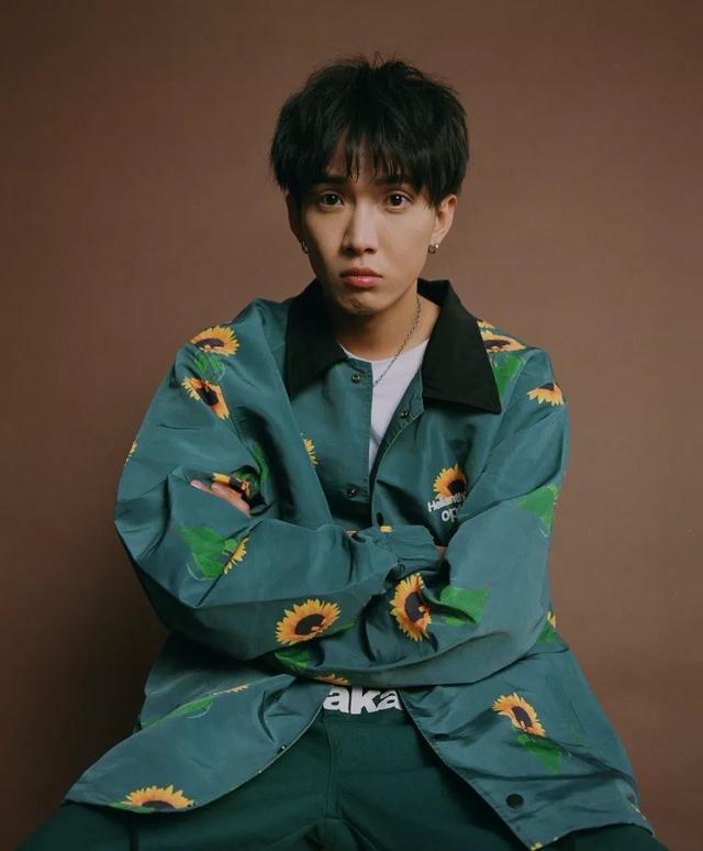 最爱穿国潮的rapper是tizzyt