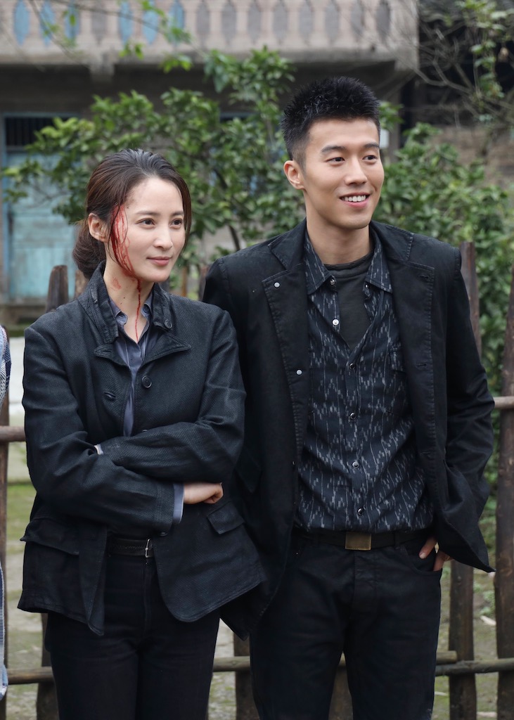 由余庆执导,蒋勤勤,周游,董畅等主演的优酷最新悬疑大剧《迷雾追踪》