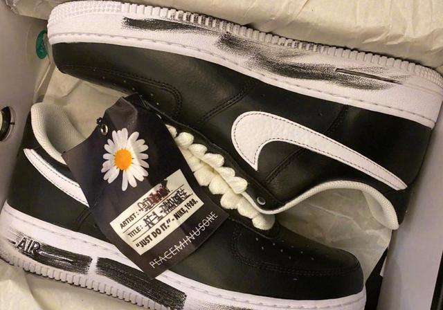 王一博机场新鞋是006秒售罄的gd联名款网友感叹权志龙真牛