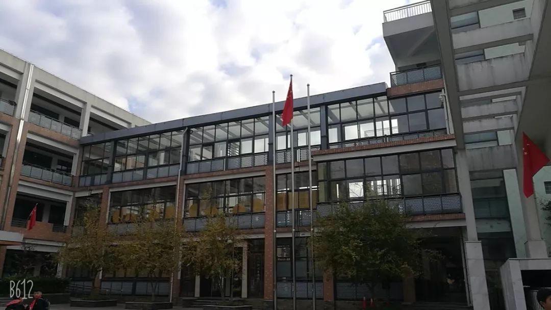 晚秋的新区,哪部校园文艺片让你怦然心动?_下沙