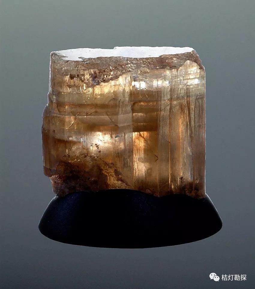 通透看看好的矿物是什么颜色