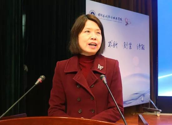 开封市政府副市长王秋杰和我校党委书记许琰共同为联盟揭牌