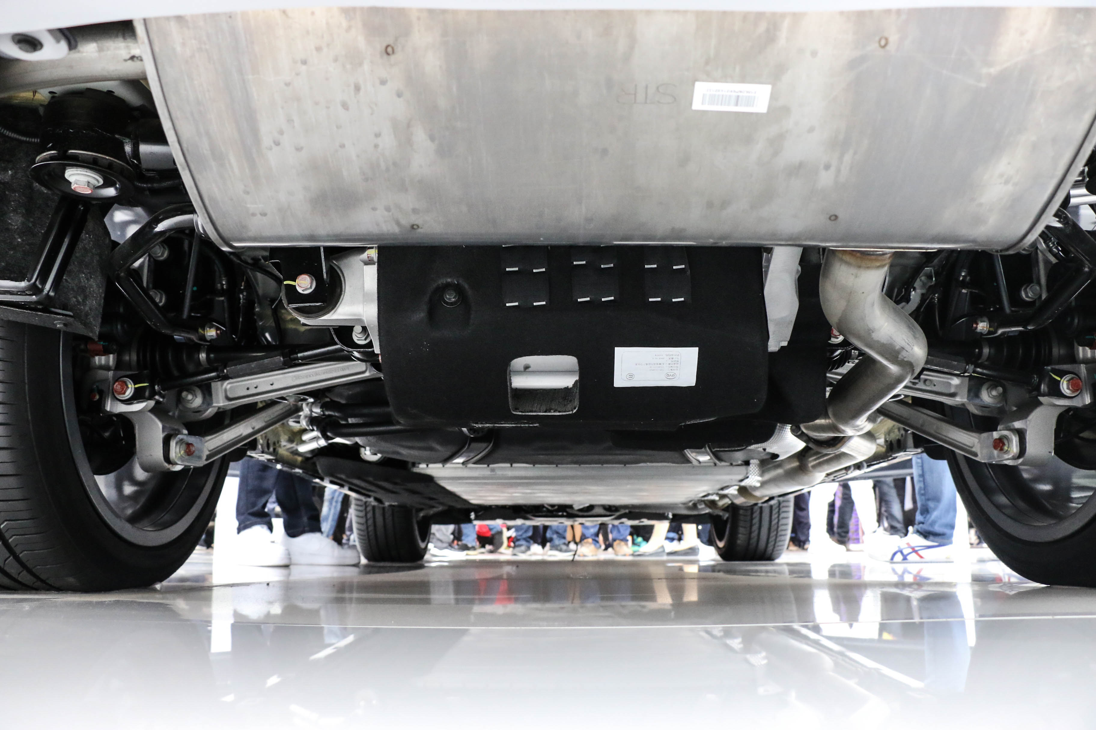 2019广州车展丨中型suv搅局者广州车展腾势xphev实拍图解