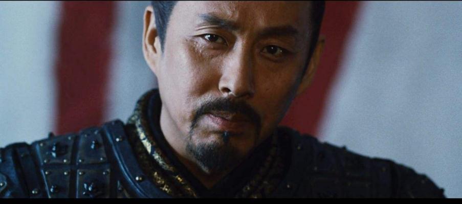 还记得张艺谋导演的电影《英雄》中陈道明饰演的秦王,到现在看来仍然