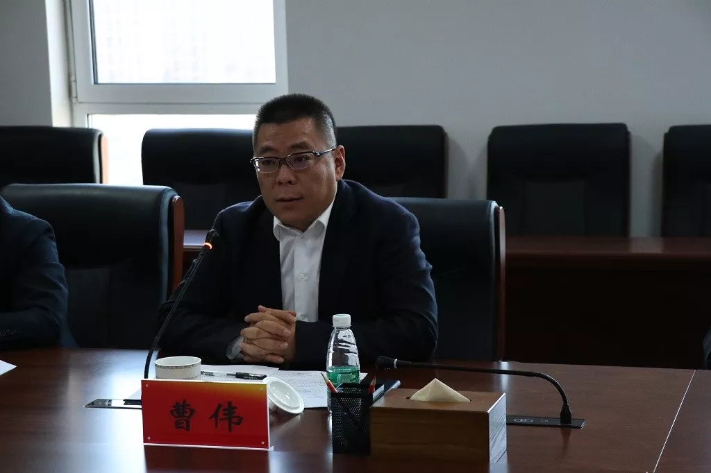 随后,上海馨月汇董事长曹伟和恒基地产董事长宁汉金分别致辞.