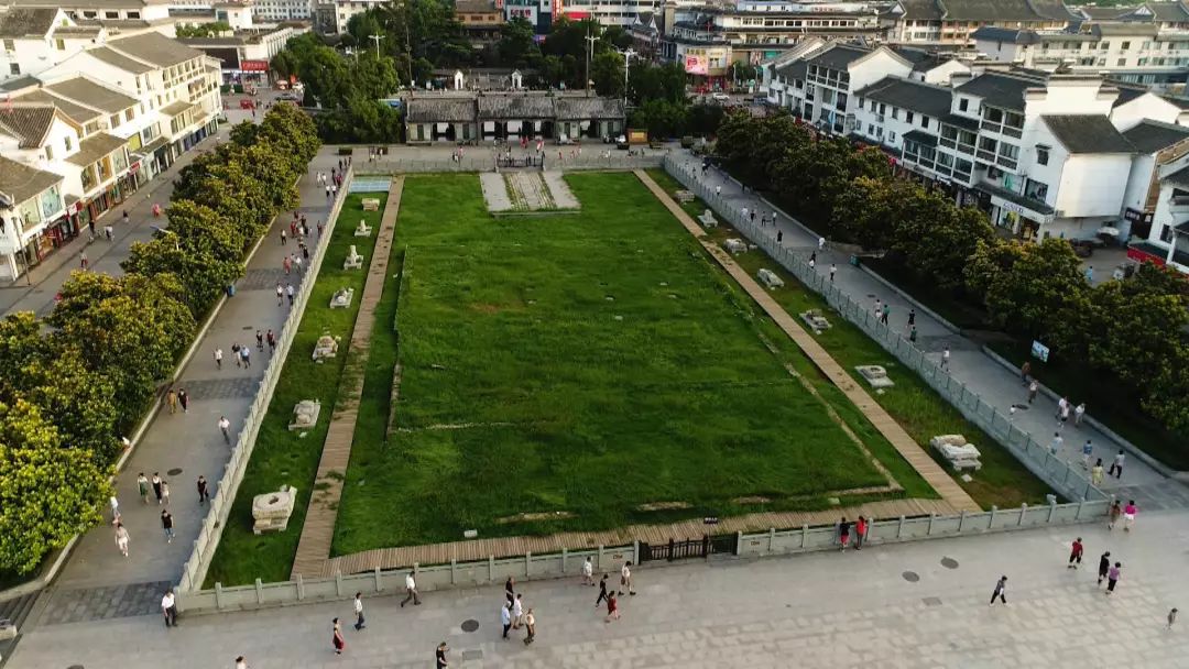 江苏淮安从此,京杭大运河就像一根金扁担,一头挑起了权利中心——京城