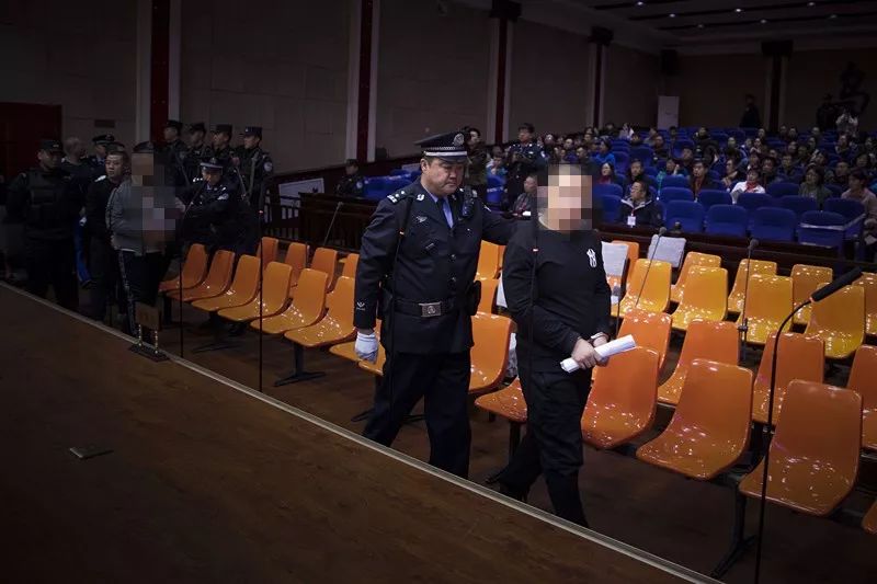 【扫黑除恶】乌海首例涉黑案昨日开审_吕舜