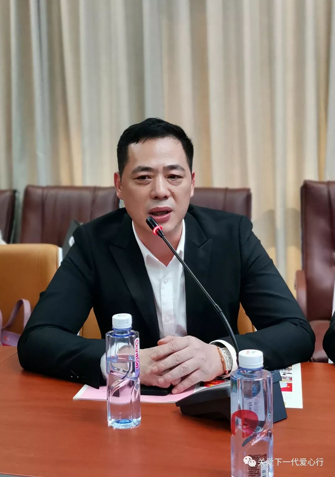 广东省维视康科技有限公司董事长的吴永添,在会上介绍了如何研发科技