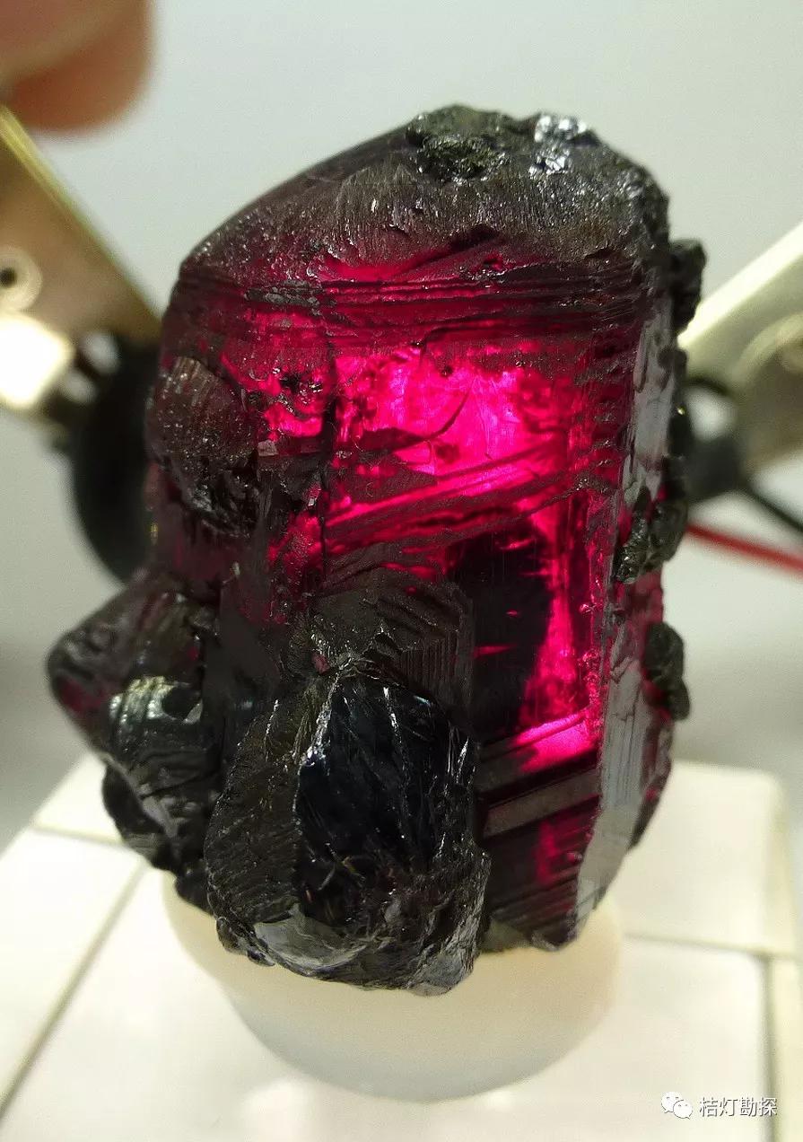 德国深红银矿08摩洛哥水砷镁钙石07摩洛哥钴华06巴西红电气石05摩洛哥