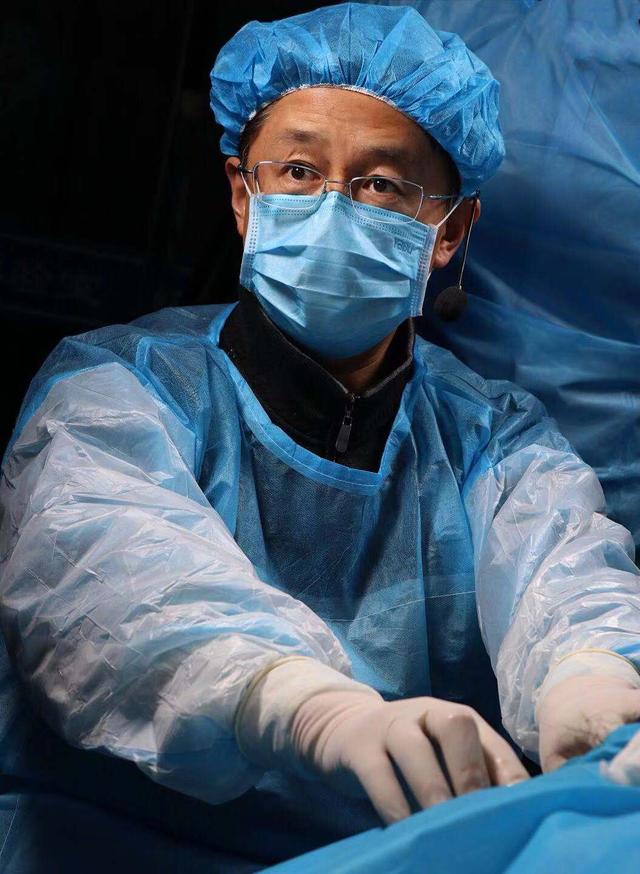 卫生部直属北京医院张耀光教授示范:人工尿道括约肌植入术北京积水潭