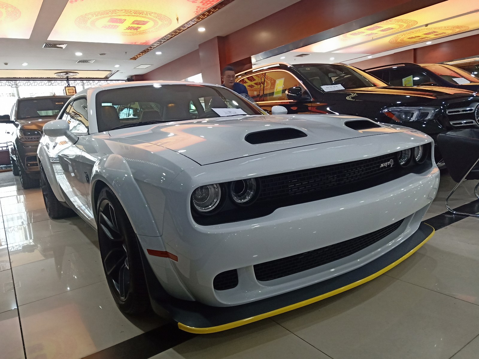 美式肌肉车全国天津港首台地狱猫到店