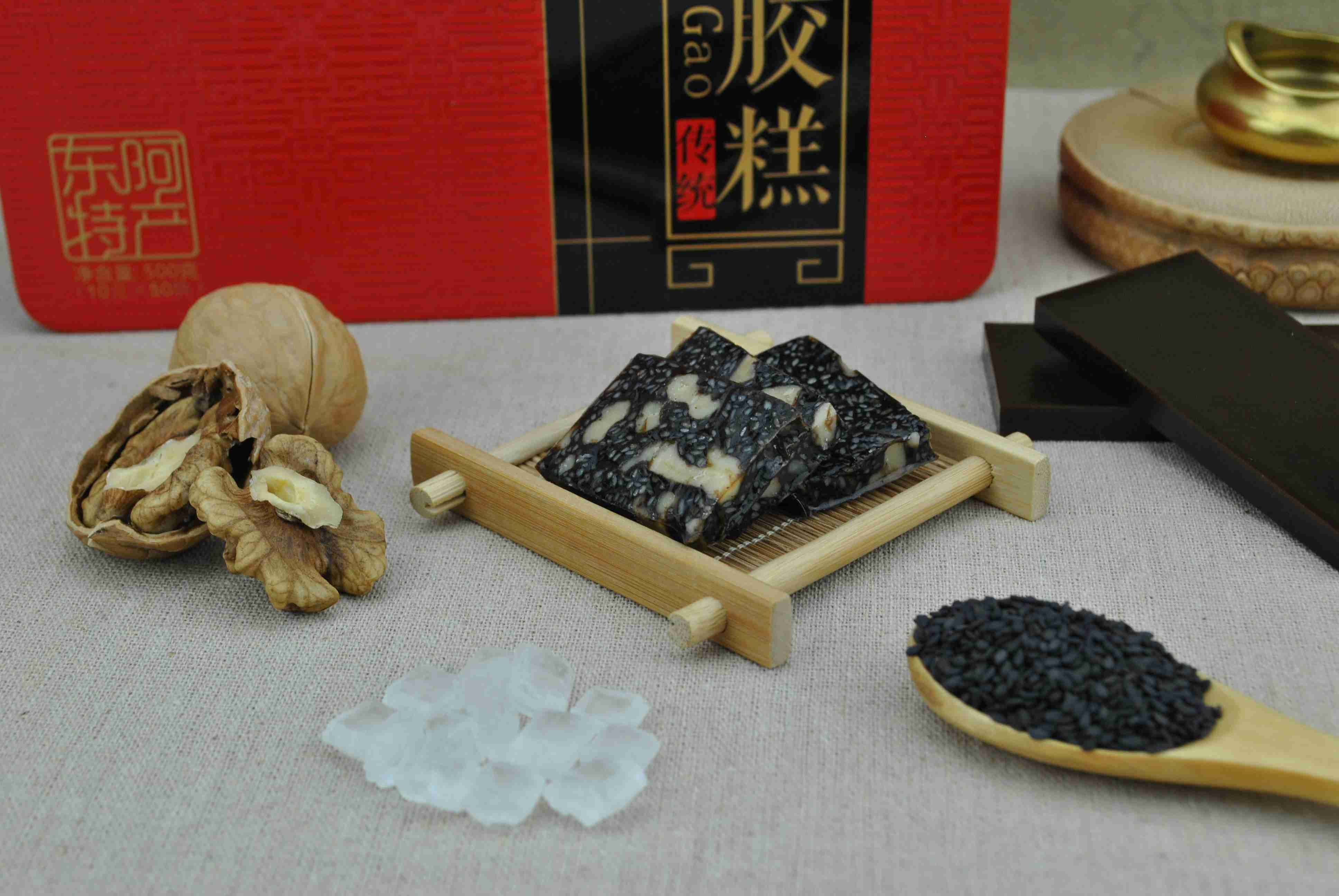 食用阿胶糕正当时