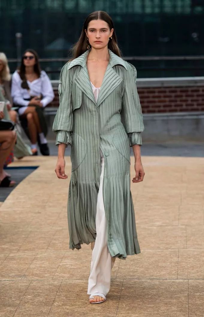 浅草色2020春夏女装流行色