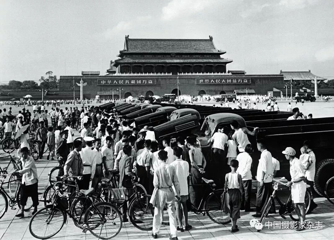 《北京城市影像志——新中國成立70年北京百姓生活變遷史》 圖書首發