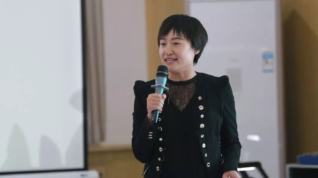 济南市秀山小学张倩倩老师结合六年级数学上册《数与形》与七年级数学