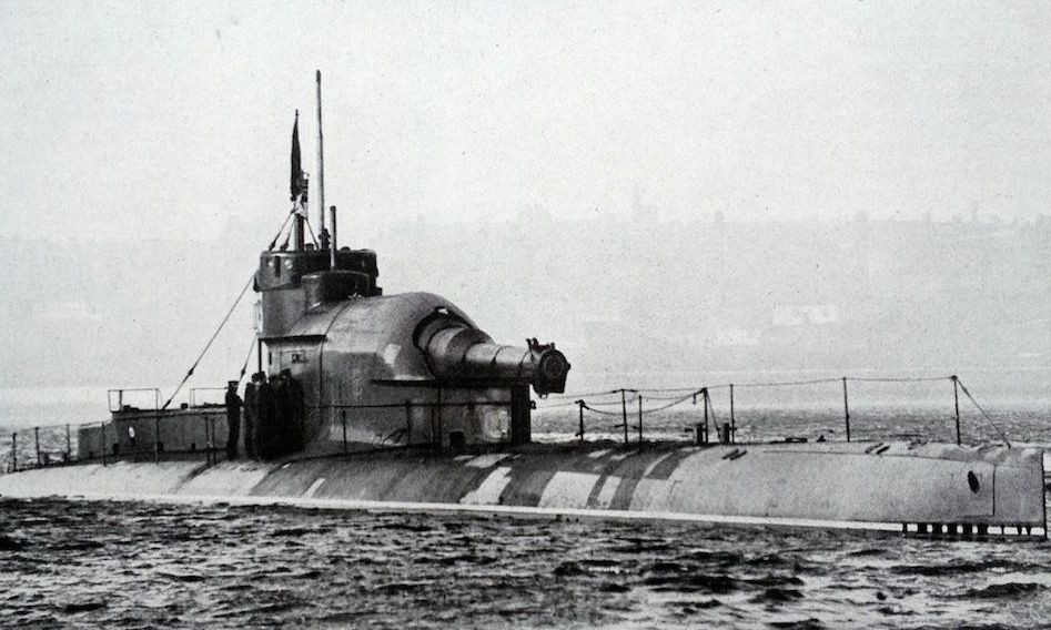 m级是英国皇家海军于一战建造的一型柴电动力潜艇,其突出的标志是指挥