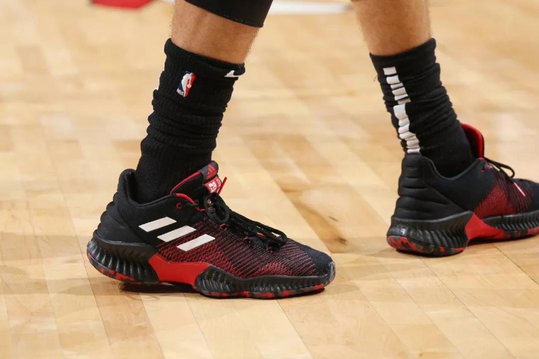 原创拉文得分新高但他什么时候才有个人签名鞋