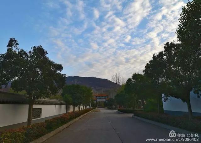 新安县云梦山脚下最美村庄,绿水青山秋色田园_渠里村