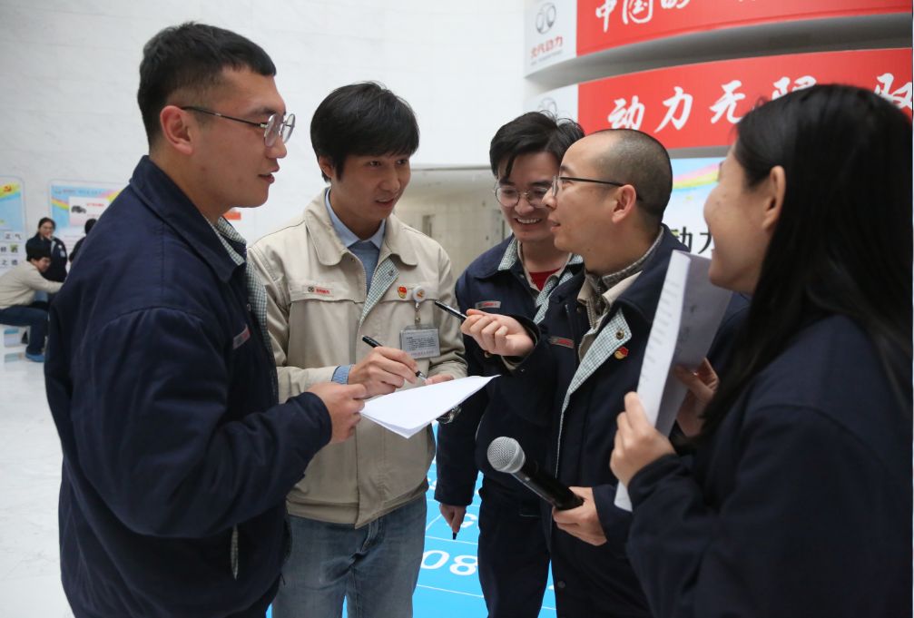 会上,郭长义书记做2019年党风廉政宣教季活动总结,他指出,2019年北汽