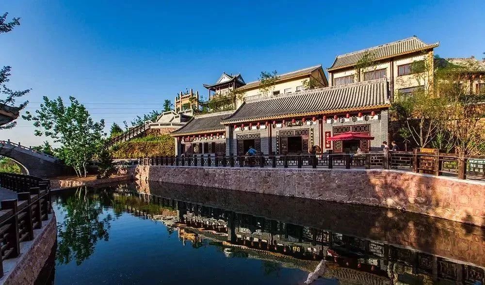 西部长青德明古镇位于石家庄市鹿泉区