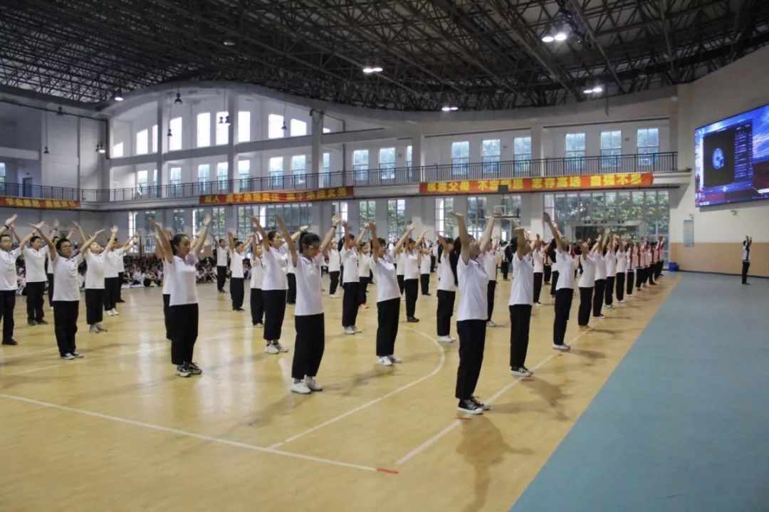 激情飞扬 展示风采——漳州立人学校七年级广播操比赛圆满成功