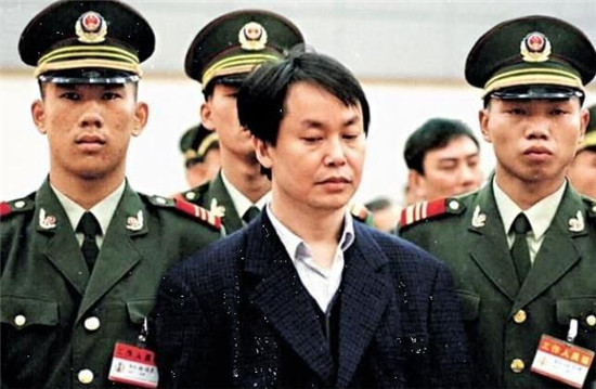 世纪贼王张子强老照片图五是他老婆图十是他被枪决现场